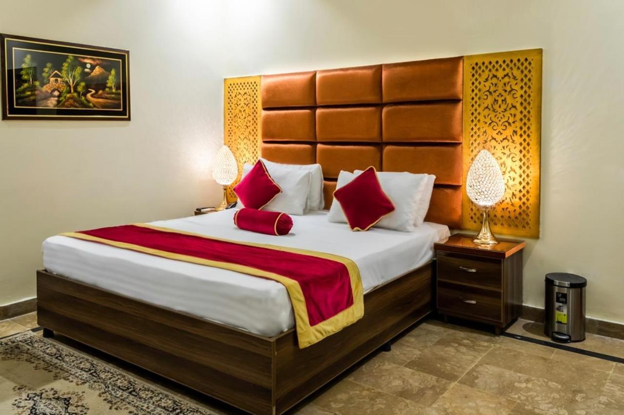 Rose Palace Hotel, Gulberg ลาฮอร์ ภายนอก รูปภาพ